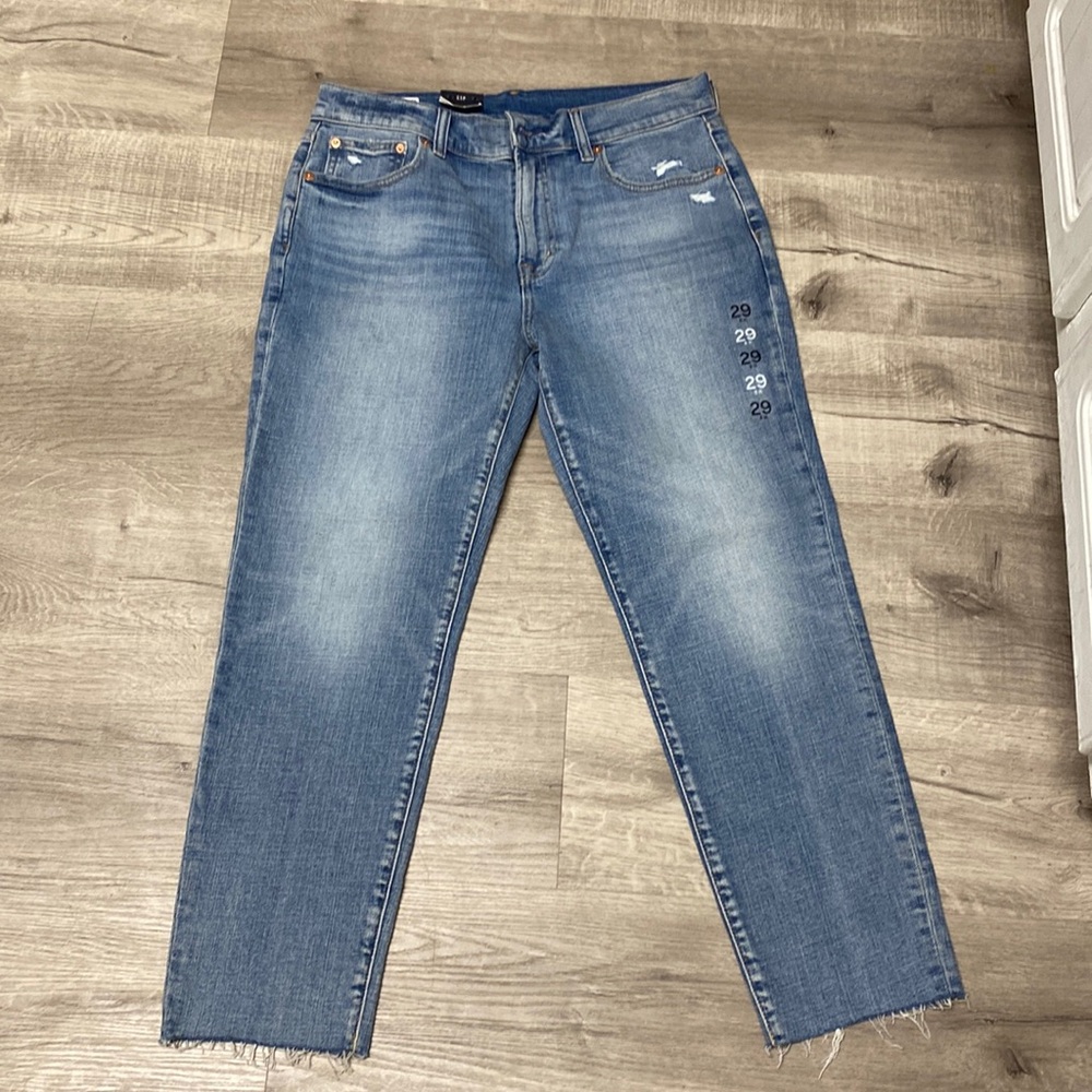 GAP Girlfriend Tapered Mid Rise Low Stretch Jeans